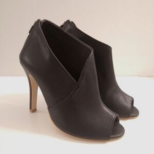 Petite Black leather bootie - Women's Small Size Heels